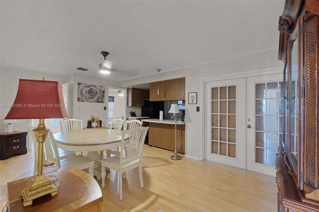 6021 Wedgewood Circle, Orlando, FL 32808 Photo