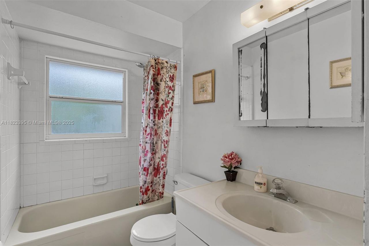 6021 Wedgewood Circle, Orlando, FL 32808 Photo