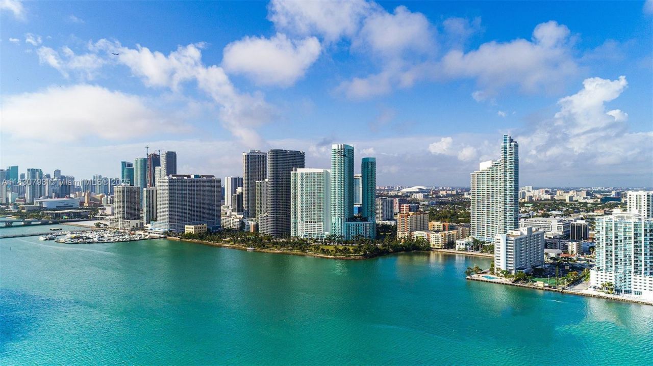 1900 N Bayshore Dr, Unit 3804, Miami, FL 33132 Photo