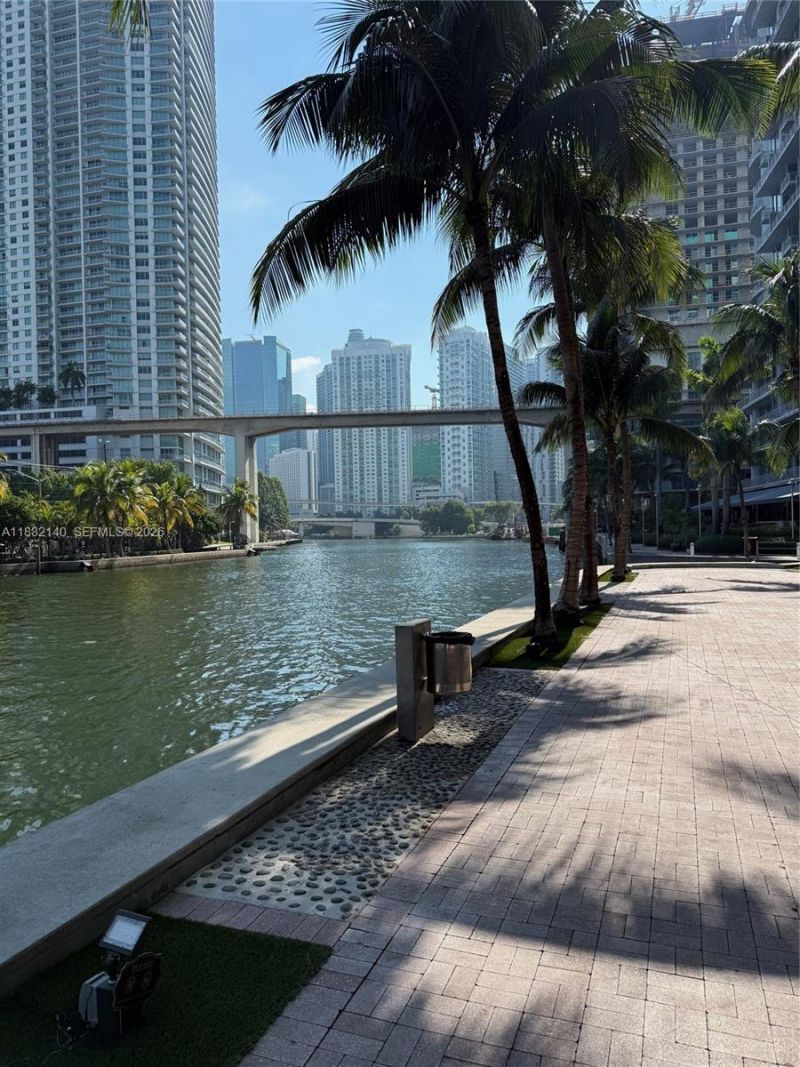 185 SW 7th St, Unit 2204, Miami, FL 33130 Photo