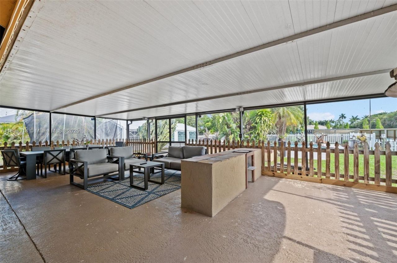 14040 SW 14th St, Davie, FL 33325 Photo