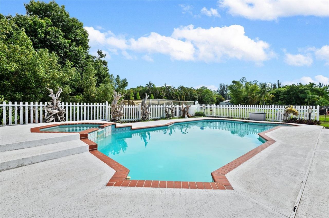 14040 SW 14th St, Davie, FL 33325 Photo