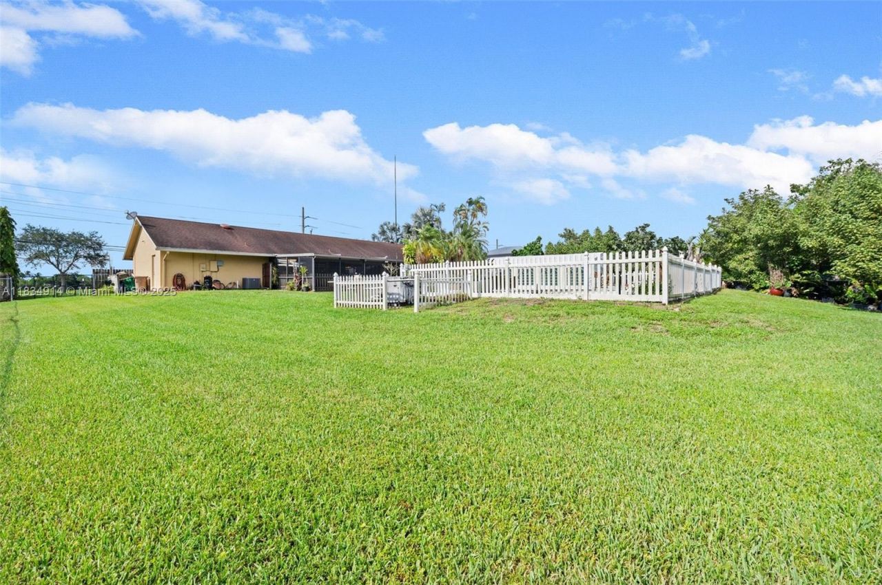 14040 SW 14th St, Davie, FL 33325 Photo