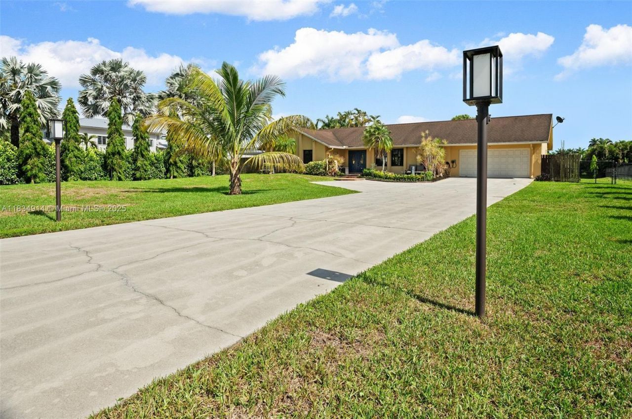 14040 SW 14th St, Davie, FL 33325 Photo