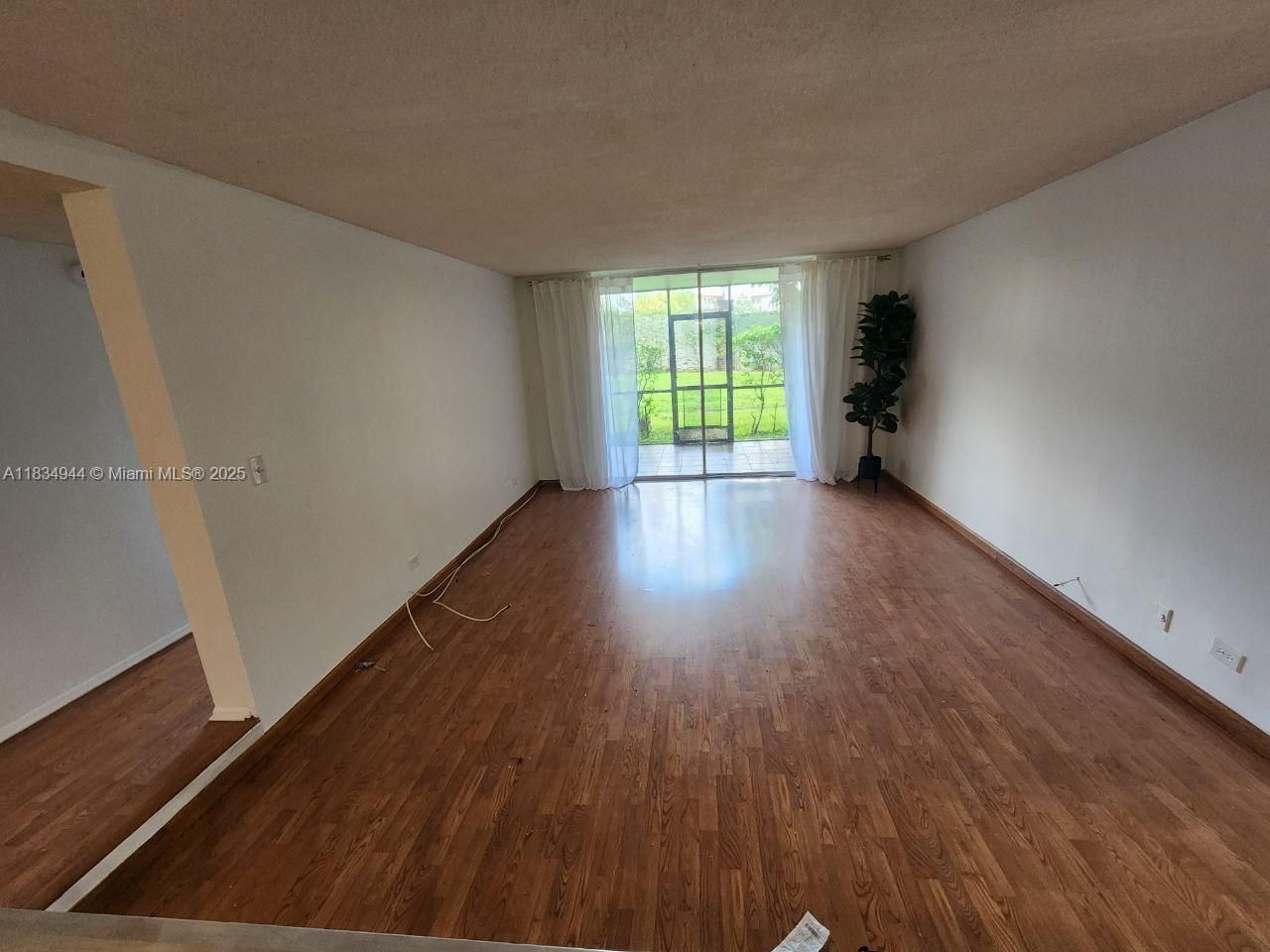 3690 Inverrary Dr, Unit 1T, Lauderhill, FL 33319 Photo