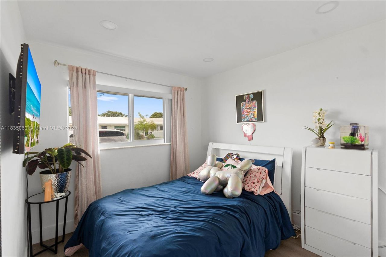 2418 NW 52nd St, Tamarac, FL 33309 Photo