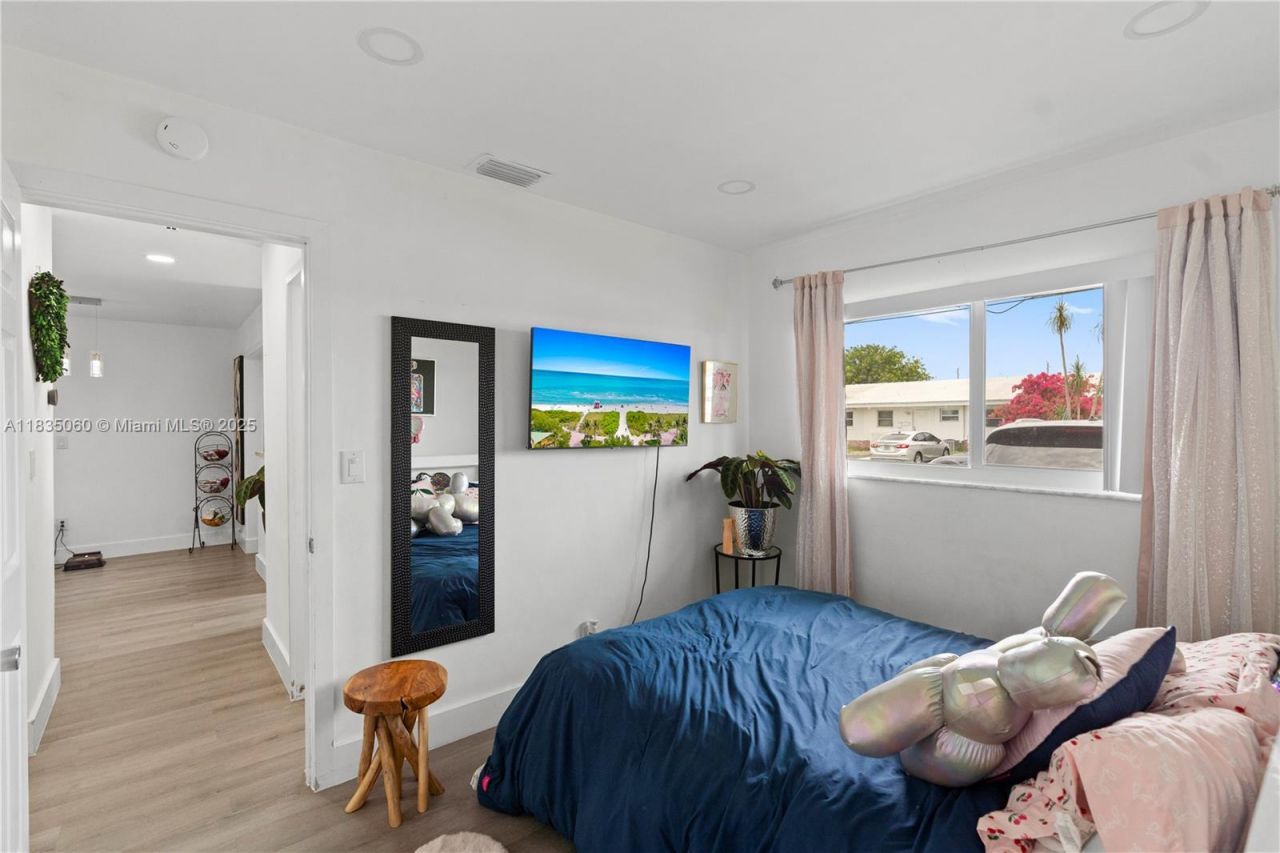 2418 NW 52nd St, Tamarac, FL 33309 Photo