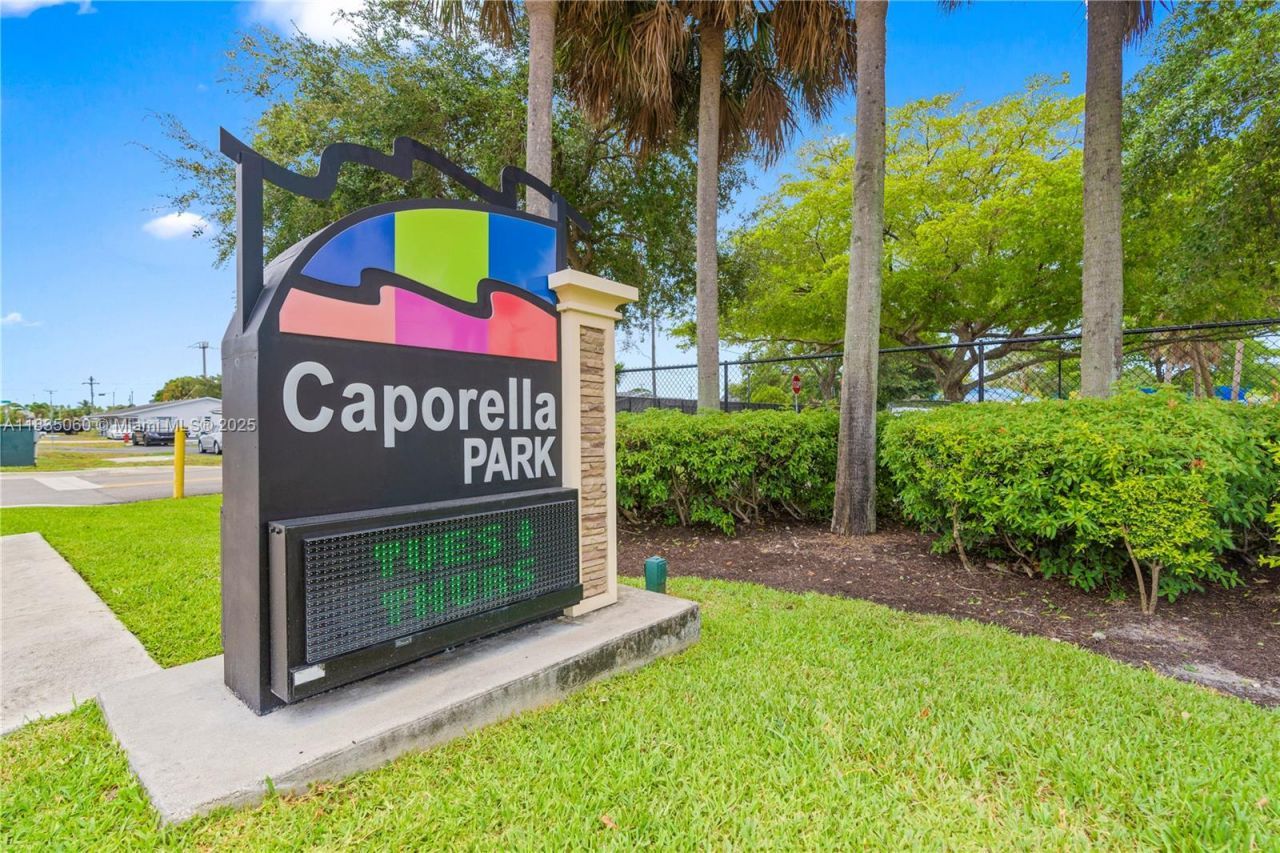 2418 NW 52nd St, Tamarac, FL 33309 Photo