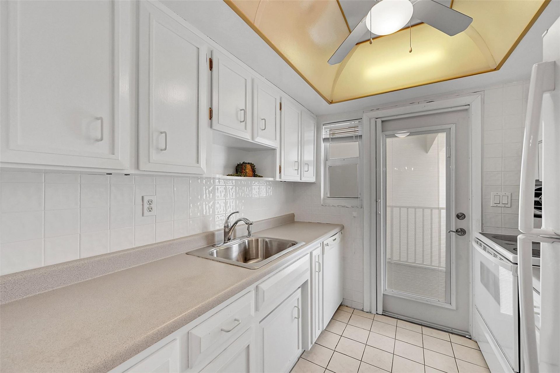 1110 N Riverside Drive, Unit 27, Pompano Beach, FL 33062 Photo