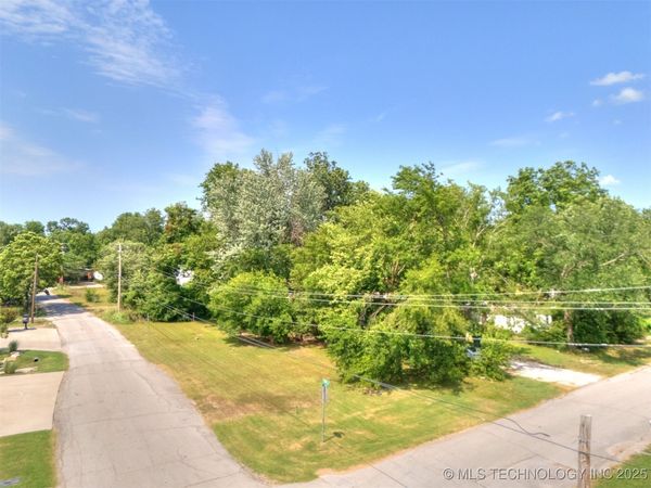 101 E 1st Street, Skiatook, OK 74070