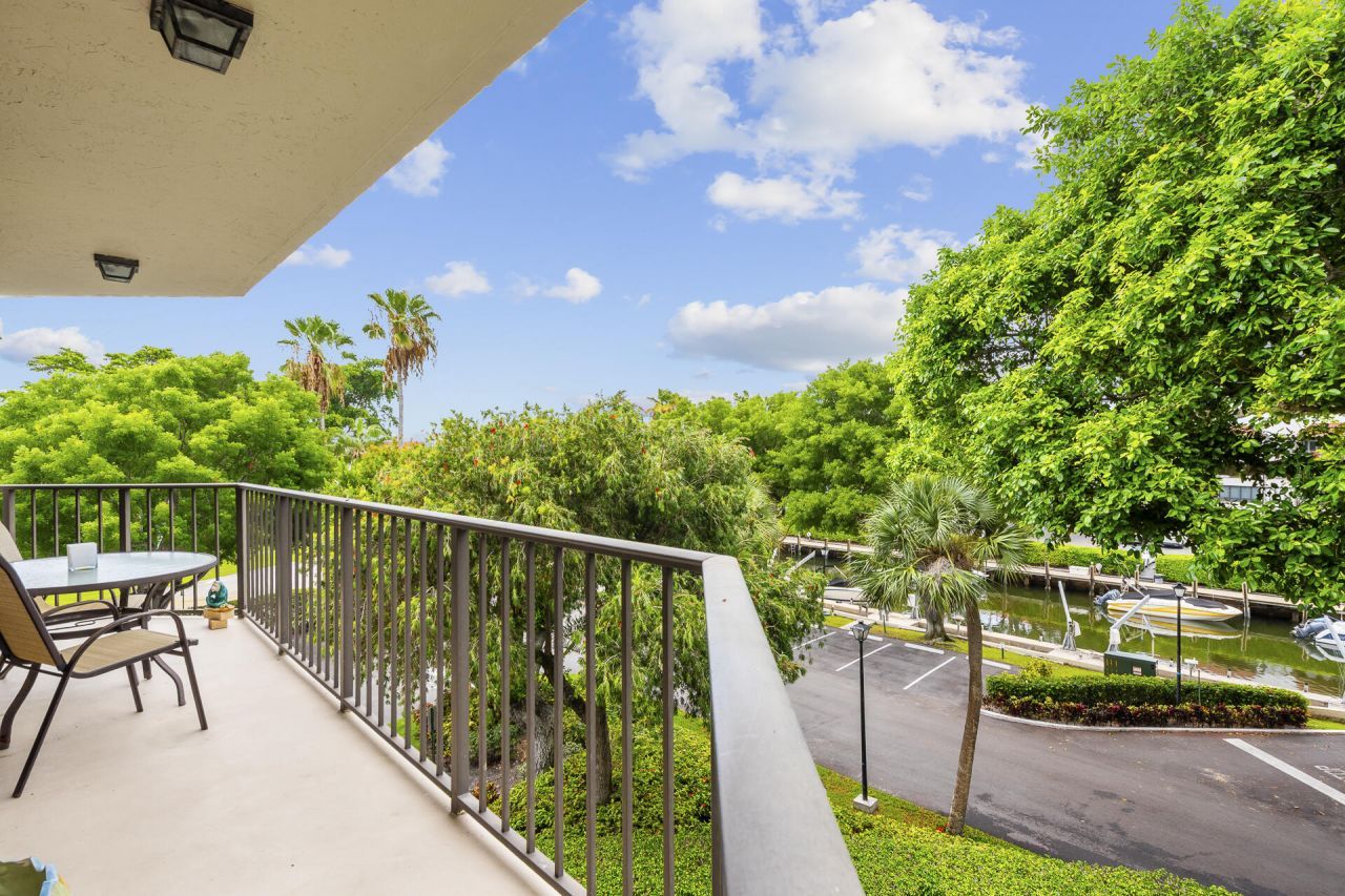 859 Jeffery Street, Unit 401, Boca Raton, FL 33487 Photo