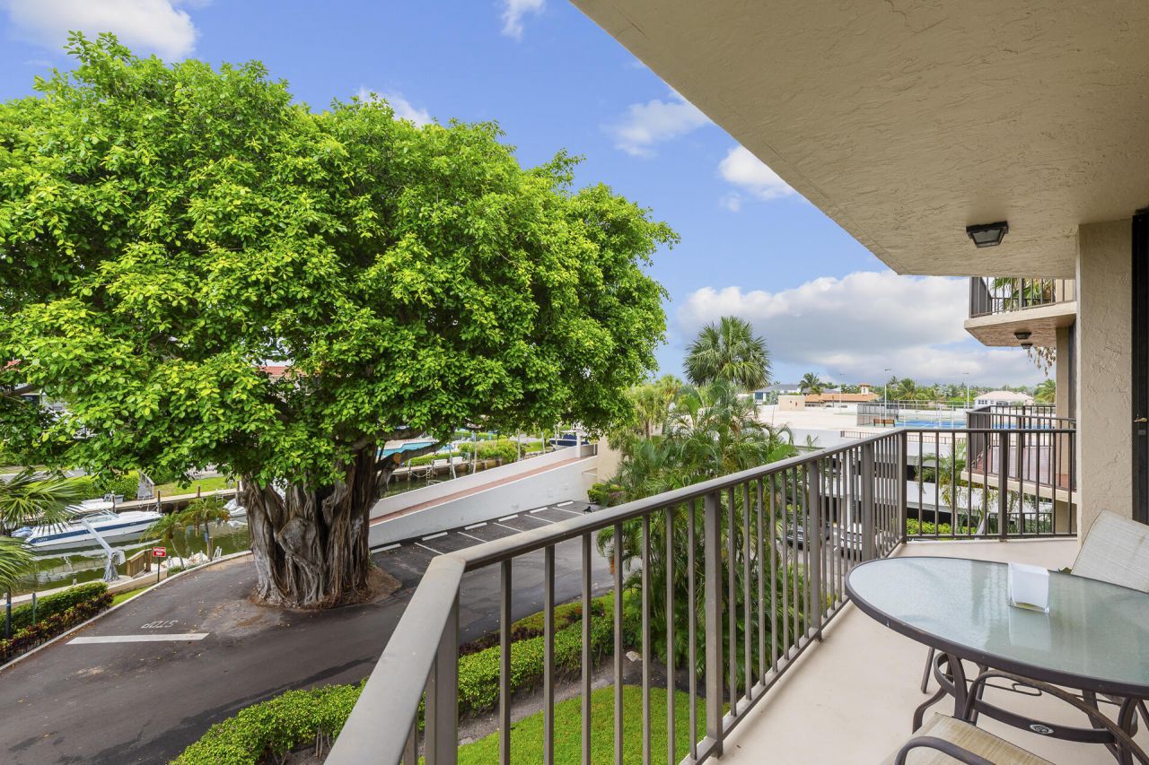 859 Jeffery Street, Unit 401, Boca Raton, FL 33487 Photo