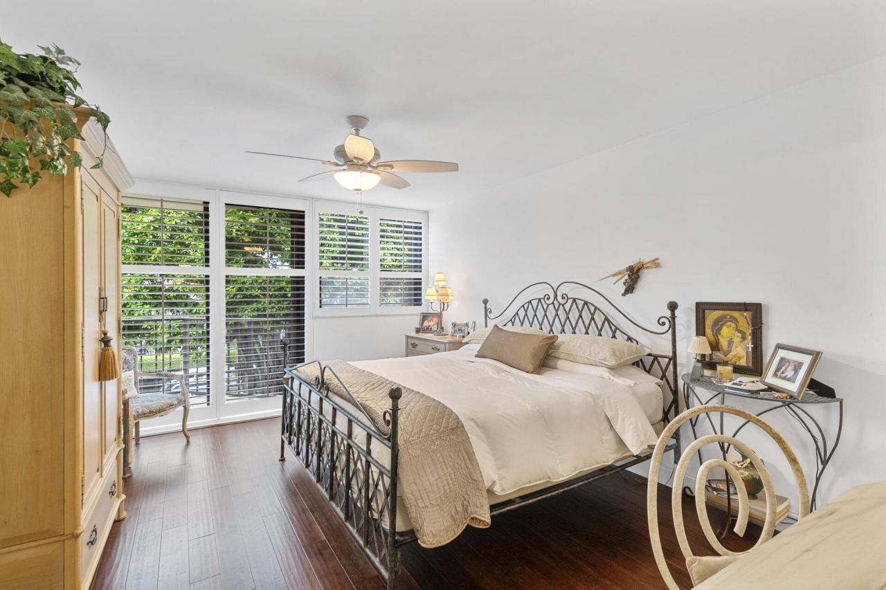 859 Jeffery Street, Unit 401, Boca Raton, FL 33487 Photo