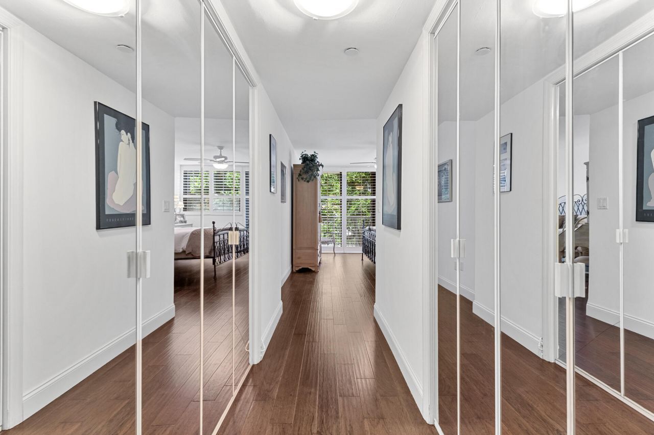 859 Jeffery Street, Unit 401, Boca Raton, FL 33487 Photo