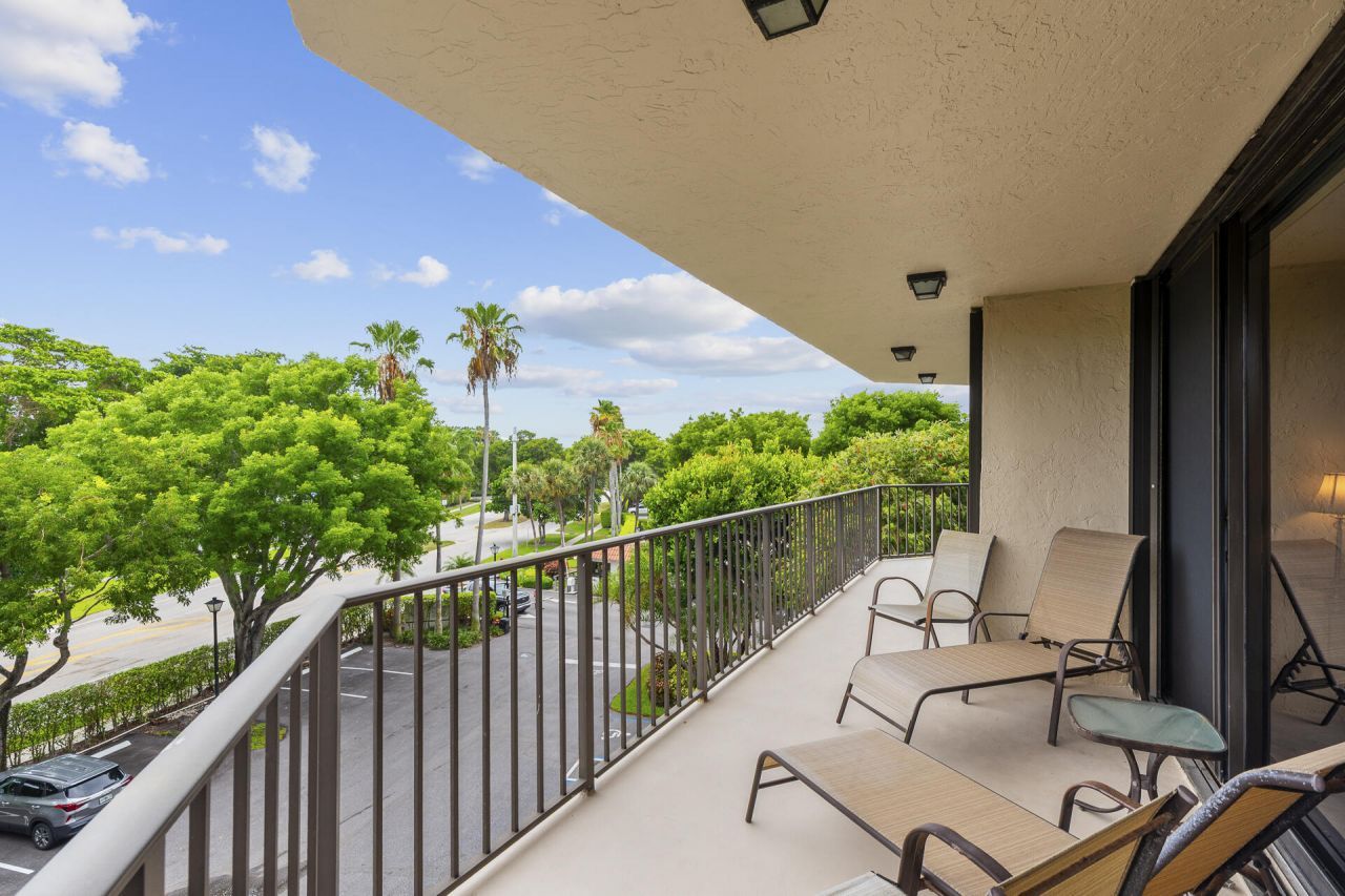 859 Jeffery Street, Unit 401, Boca Raton, FL 33487 Photo
