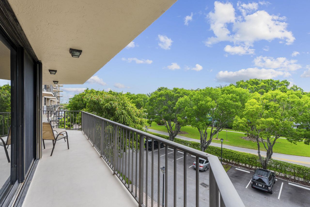859 Jeffery Street, Unit 401, Boca Raton, FL 33487 Photo