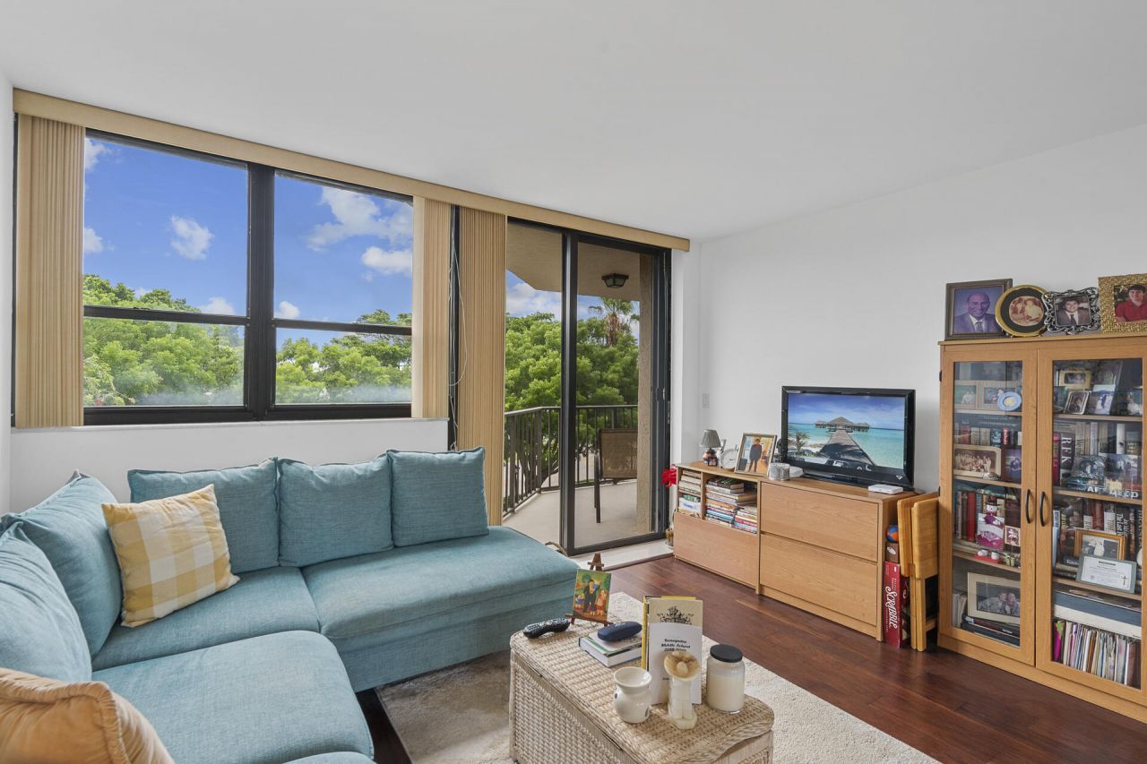 859 Jeffery Street, Unit 401, Boca Raton, FL 33487 Photo