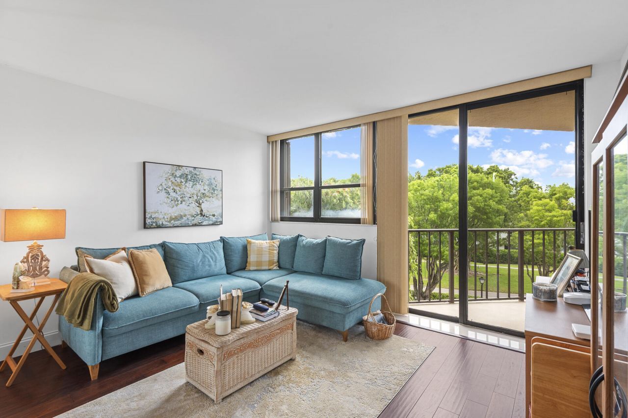 859 Jeffery Street, Unit 401, Boca Raton, FL 33487 Photo