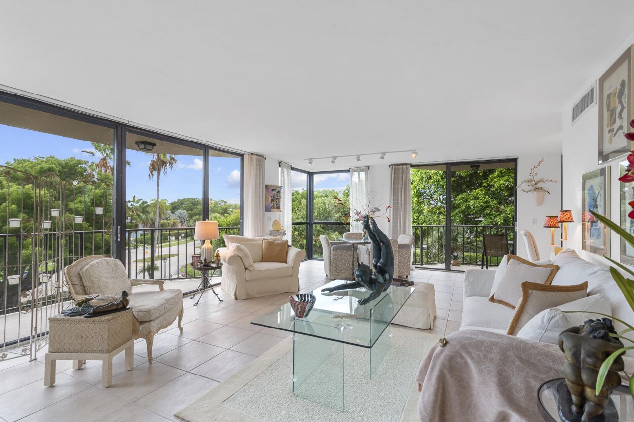 859 Jeffery Street, Unit 401, Boca Raton, FL 33487 Photo