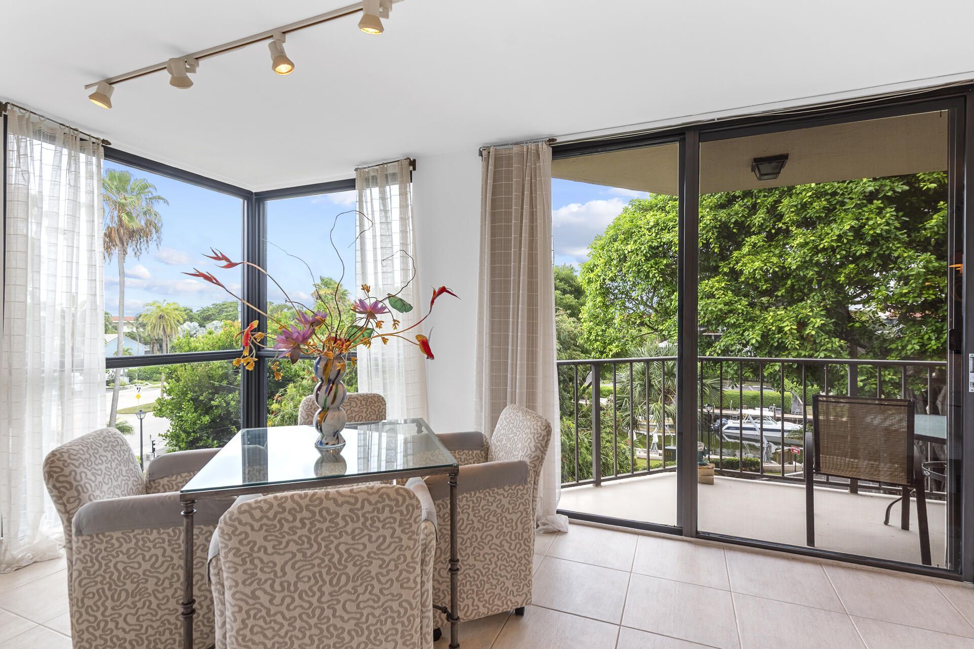 859 Jeffery Street, Unit 401, Boca Raton, FL 33487 Photo