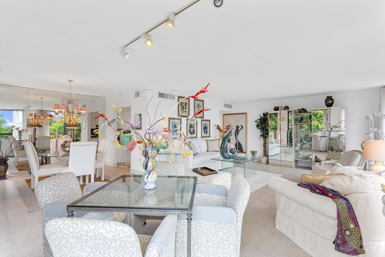 859 Jeffery Street, Unit 401, Boca Raton, FL 33487 Photo