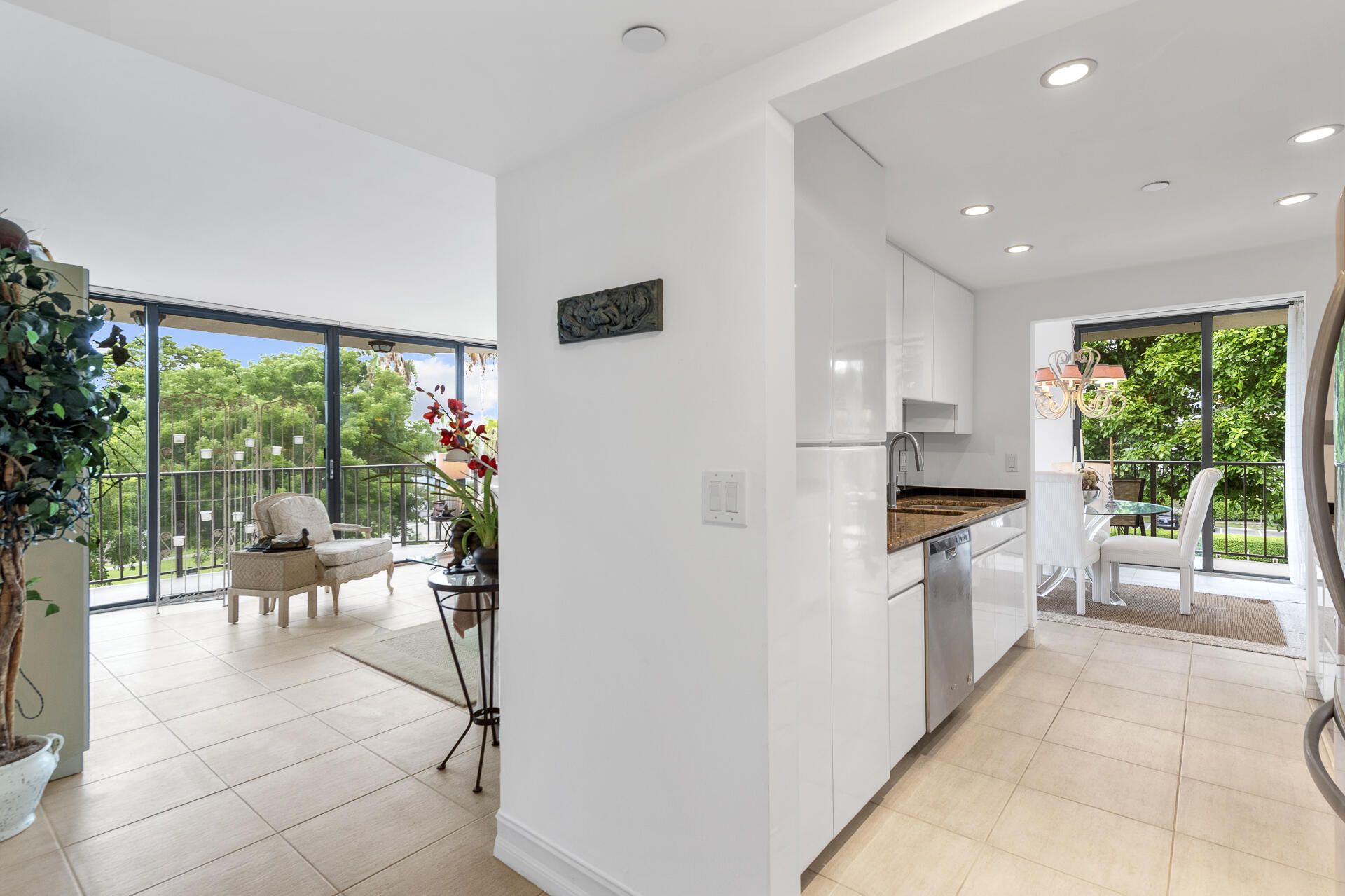 859 Jeffery Street, Unit 401, Boca Raton, FL 33487 Photo
