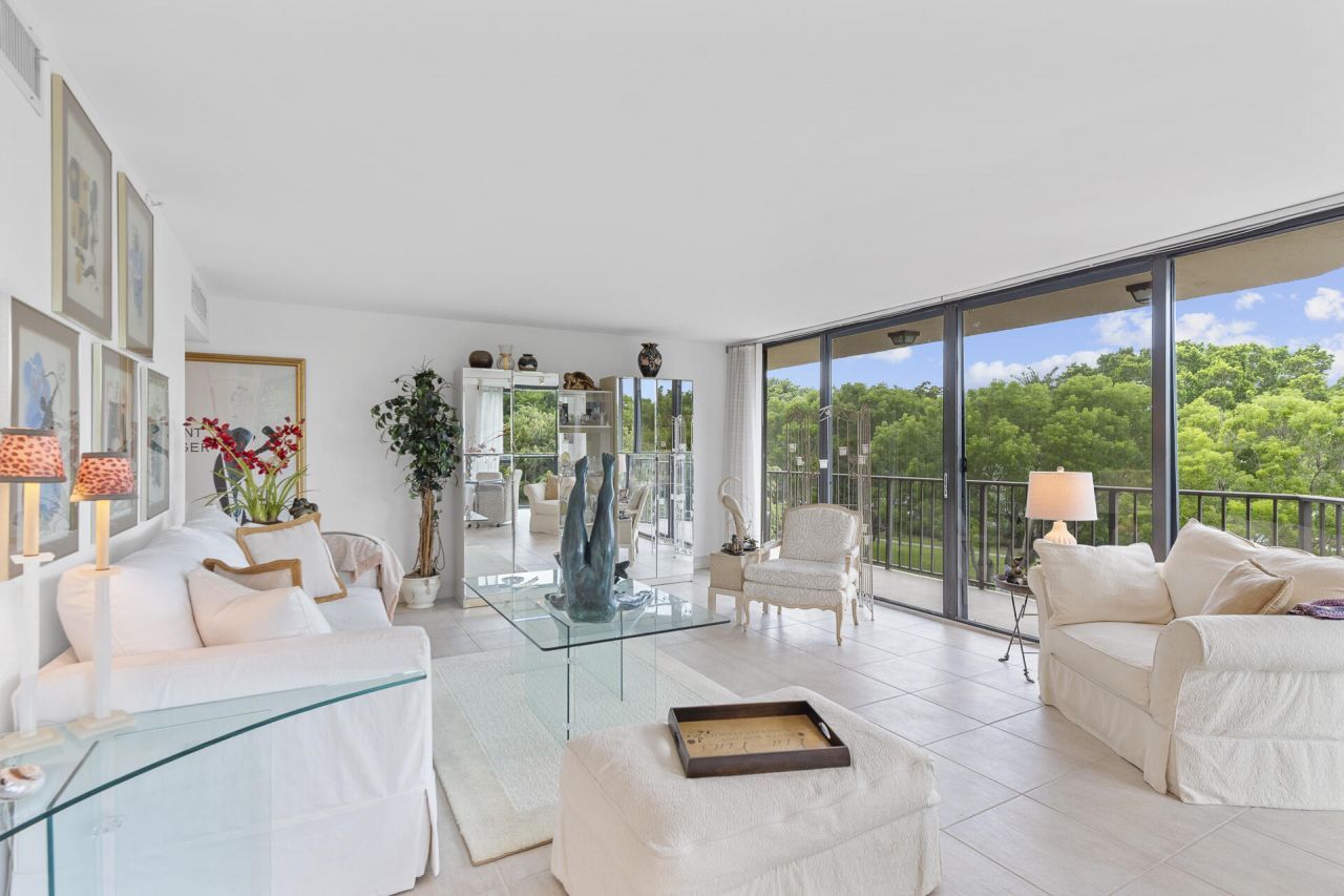 859 Jeffery Street, Unit 401, Boca Raton, FL 33487 Photo