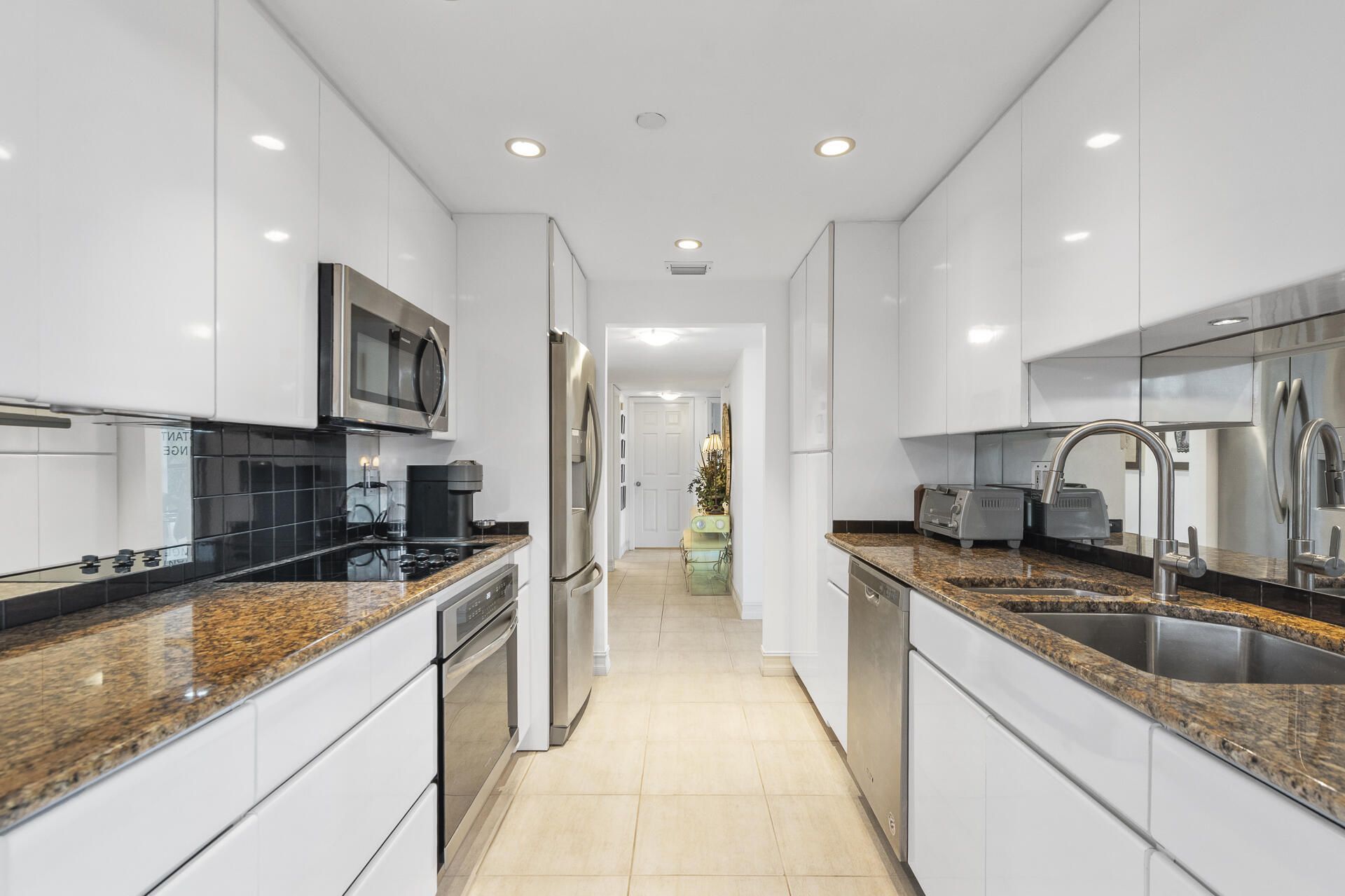 859 Jeffery Street, Unit 401, Boca Raton, FL 33487 Photo