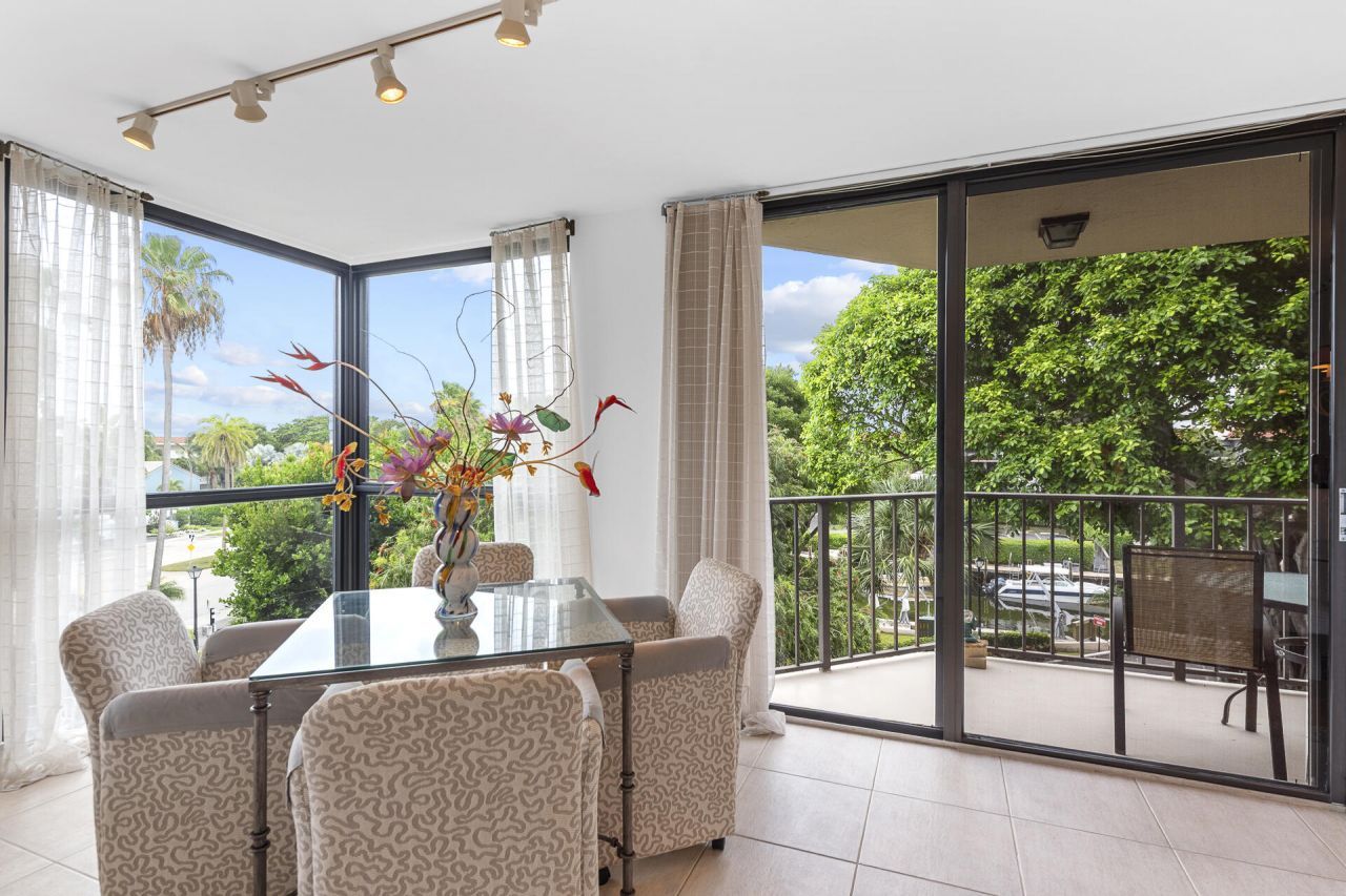 859 Jeffery Street, Unit 401, Boca Raton, FL 33487 Photo