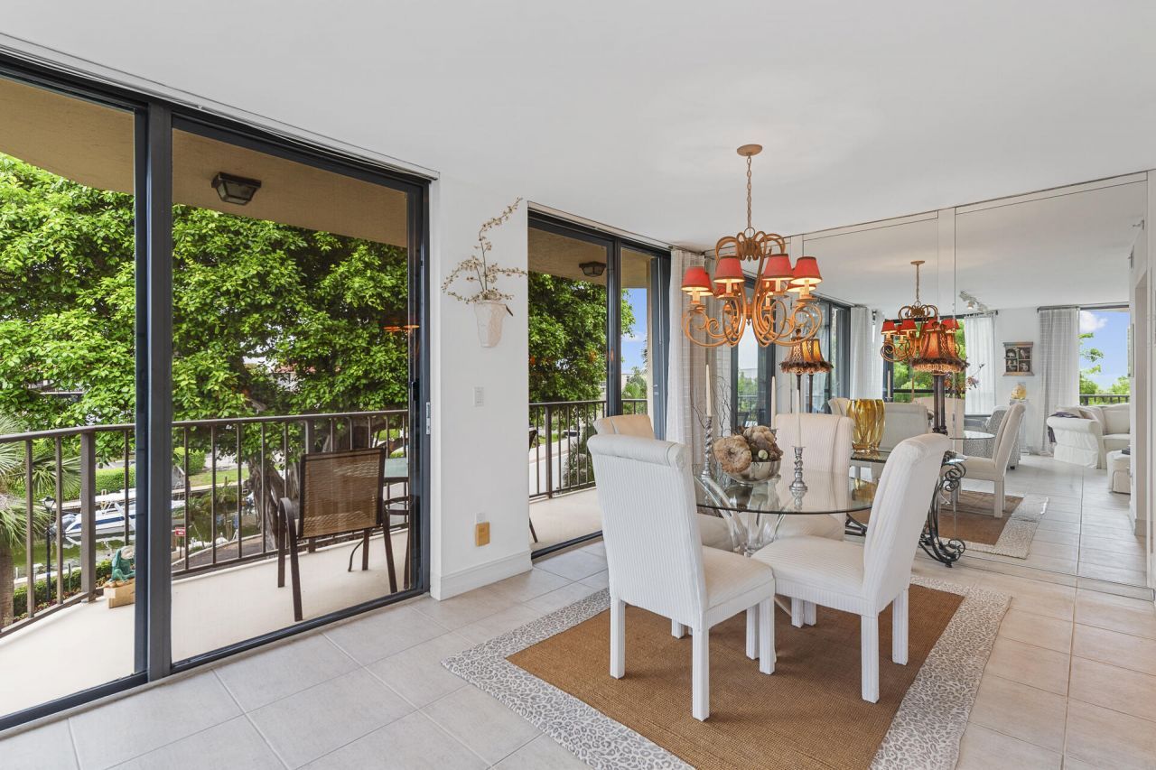 859 Jeffery Street, Unit 401, Boca Raton, FL 33487 Photo