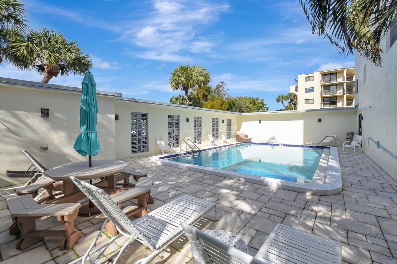 1206 S Lake Drive, Unit 504, Lantana, FL 33462 Photo