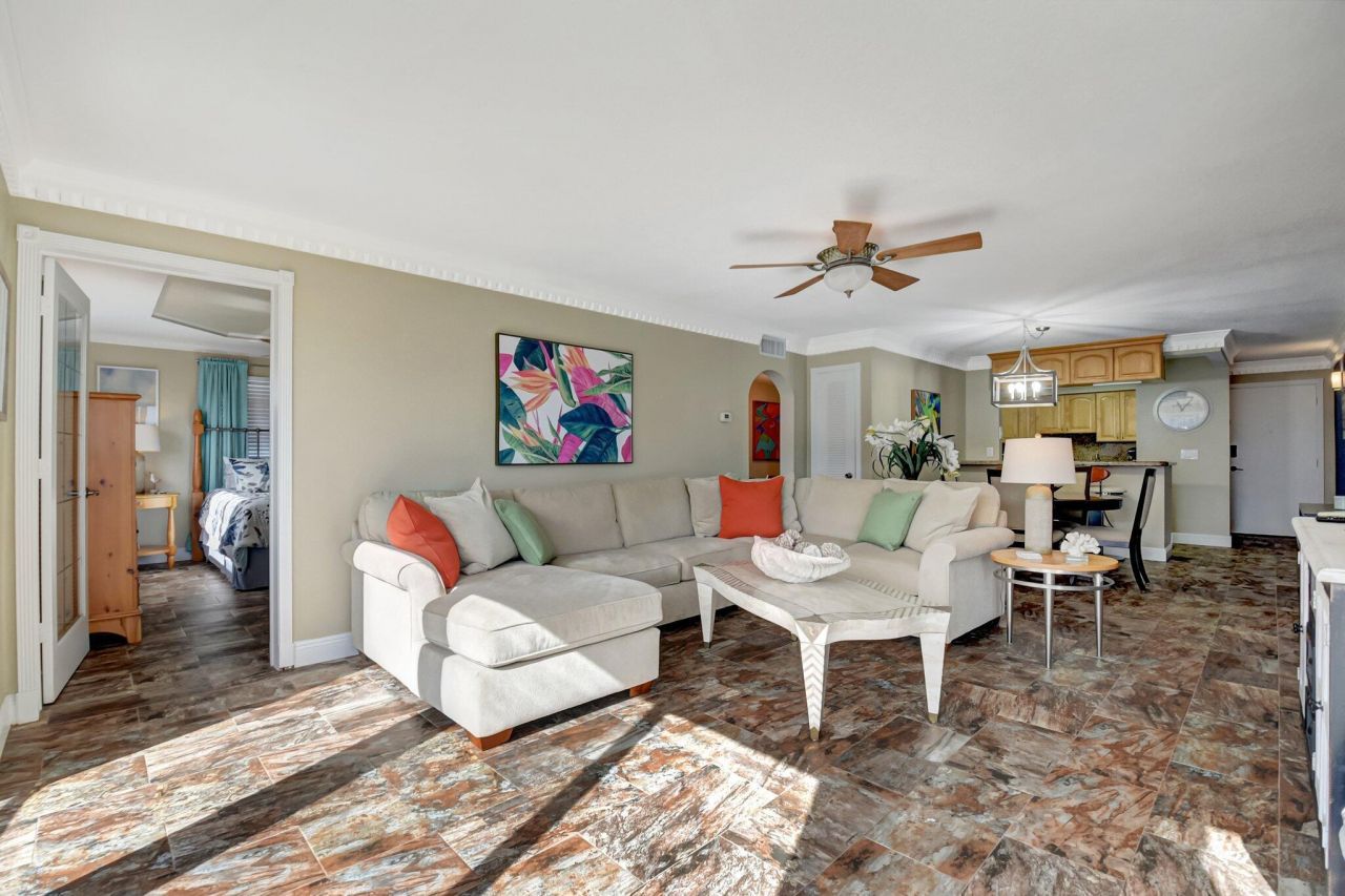 1206 S Lake Drive, Unit 504, Lantana, FL 33462 Photo