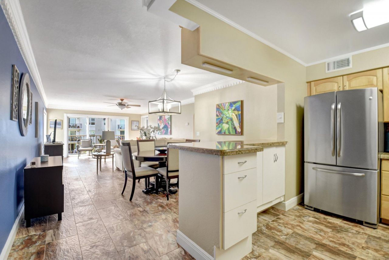 1206 S Lake Drive, Unit 504, Lantana, FL 33462 Photo