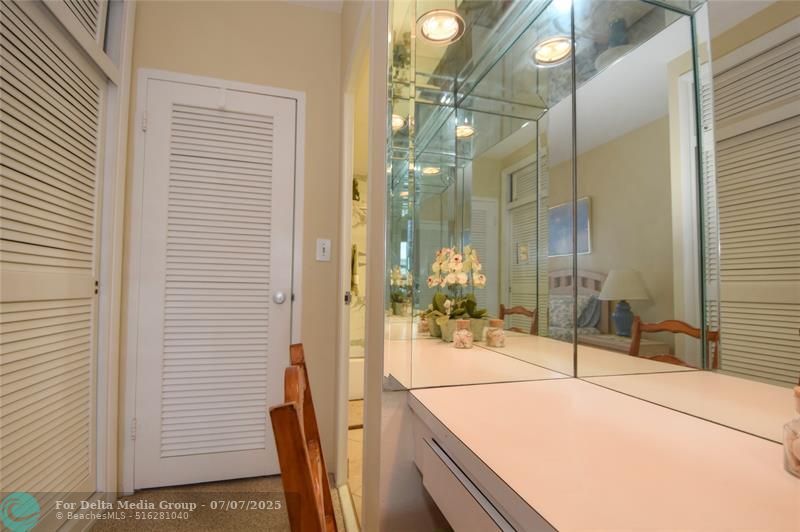 3333 NE 34th Street, Unit 1402, Fort Lauderdale, FL 33308 Photo