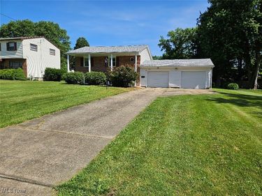 3890 Ayrshire Drive, Youngstown, OH 44511