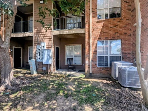 710 E Boyd Dr, Baton Rouge, LA 70808