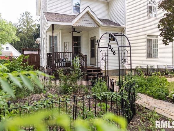 306 W FREMONT Street, Elmwood, IL 61529