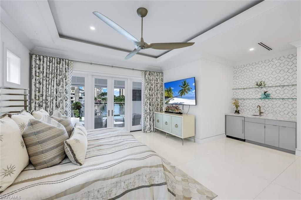 309 Neapolitan Way, Naples, FL 34103 Photo