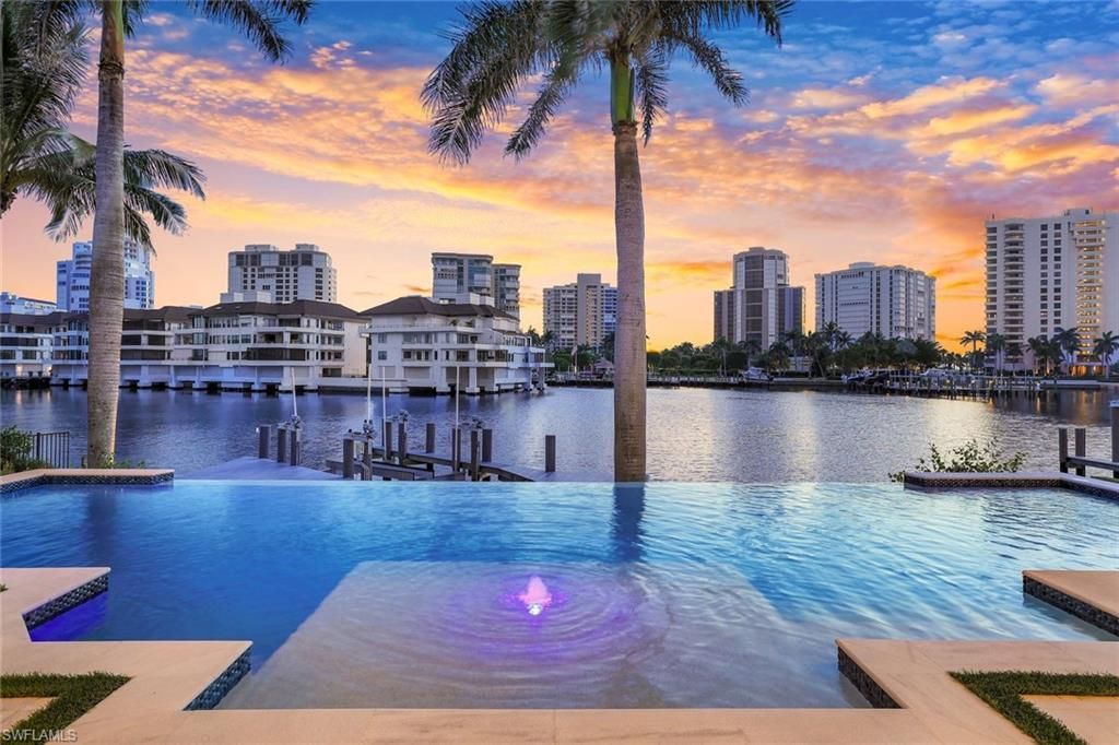 309 Neapolitan Way, Naples, FL 34103 Photo