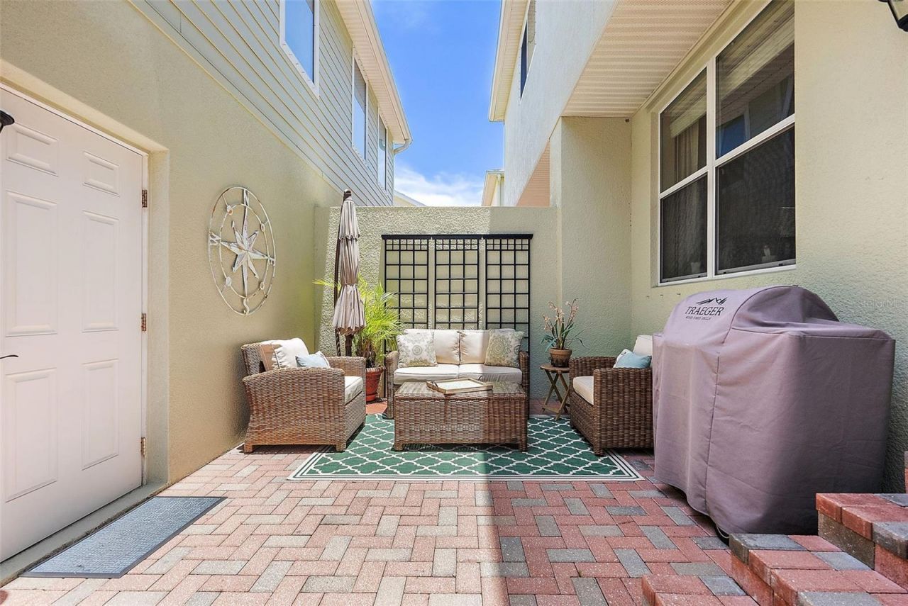 225 49th Avenue N, Saint Petersburg, FL 33703 Photo