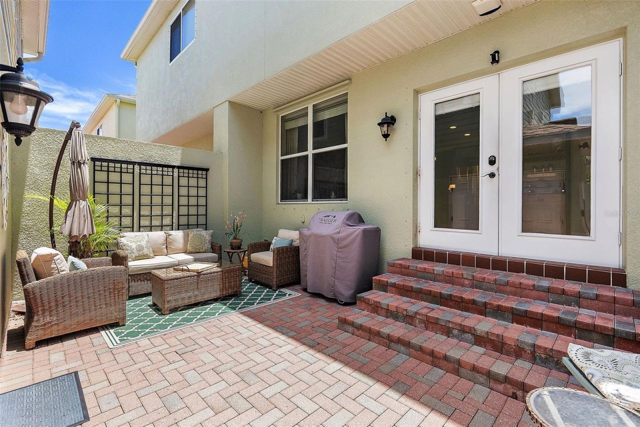 225 49th Avenue N, Saint Petersburg, FL 33703 Photo