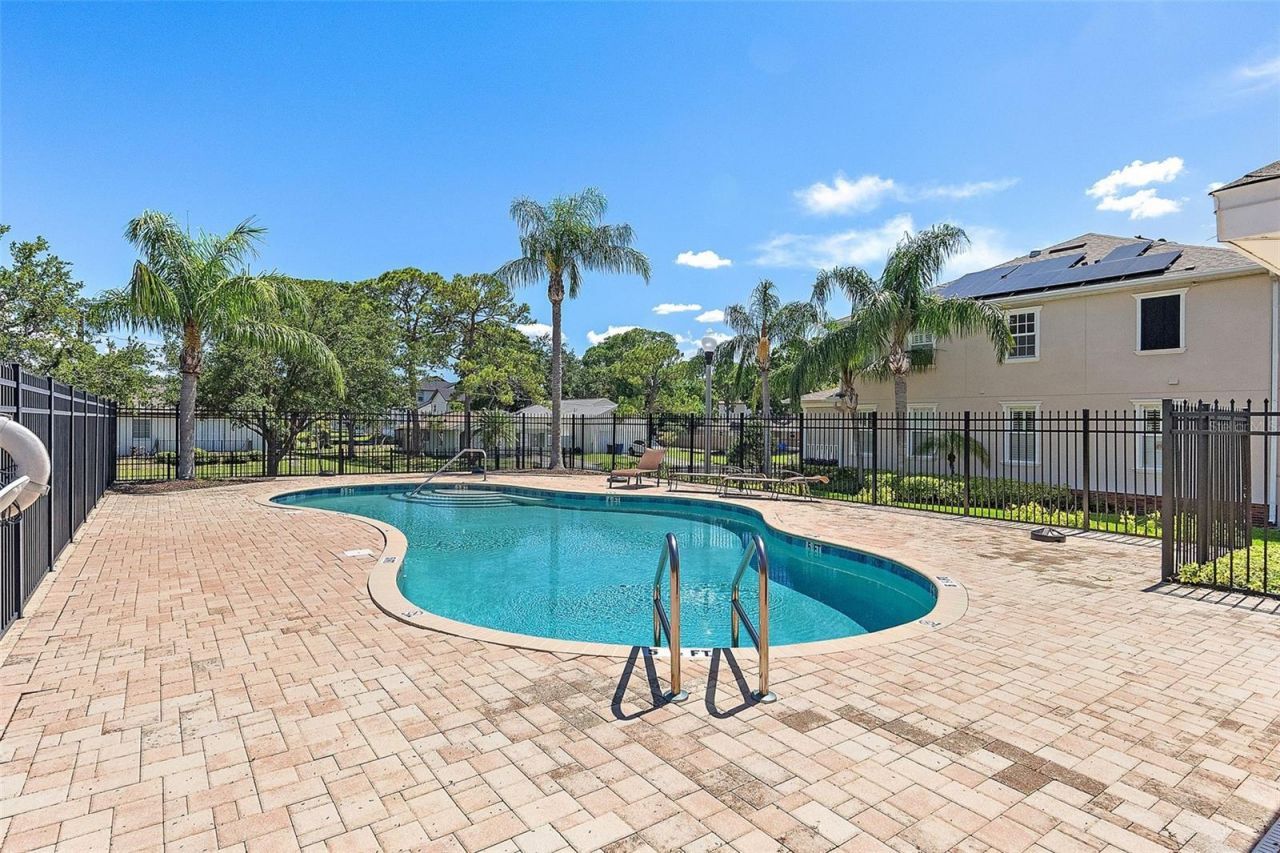 225 49th Avenue N, Saint Petersburg, FL 33703 Photo