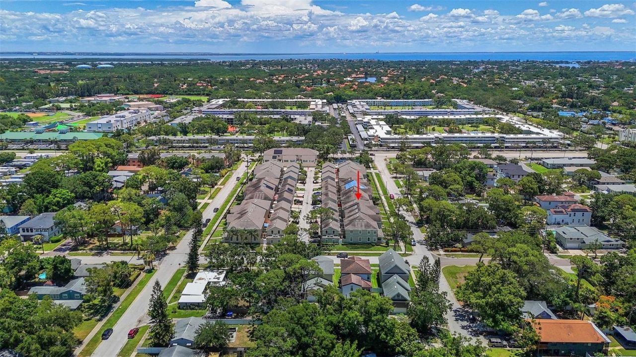 225 49th Avenue N, Saint Petersburg, FL 33703 Photo