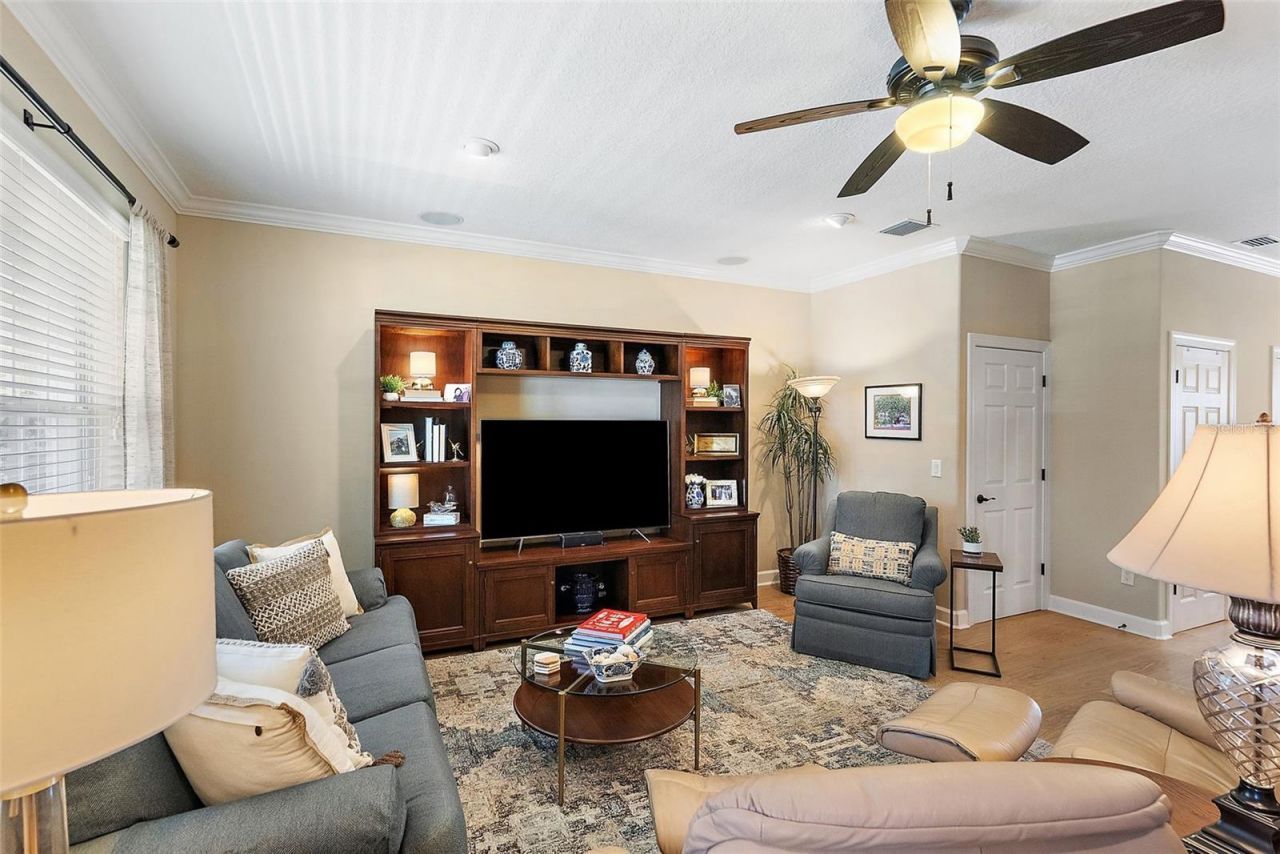 225 49th Avenue N, Saint Petersburg, FL 33703 Photo