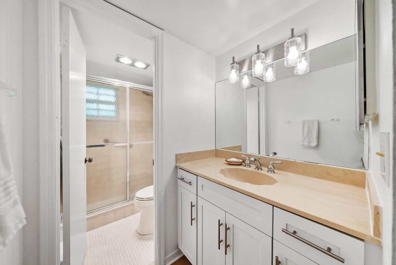 1262 N Sugar Sands Boulevard, Unit 126, Singer Island, FL 33404 Photo