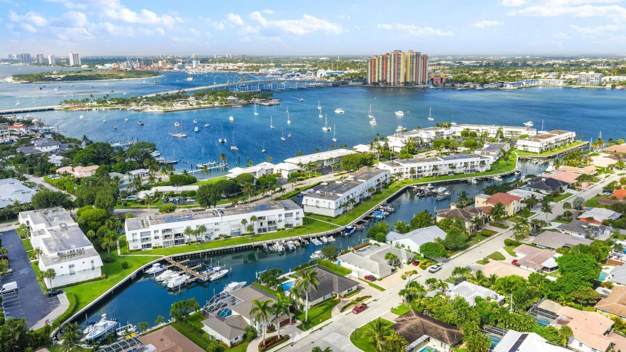 1262 N Sugar Sands Boulevard, Unit 126, Singer Island, FL 33404 Photo