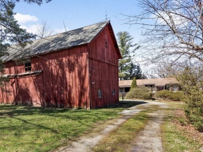 20556 Drake Road, Strongsville, OH 44149 Photo 1