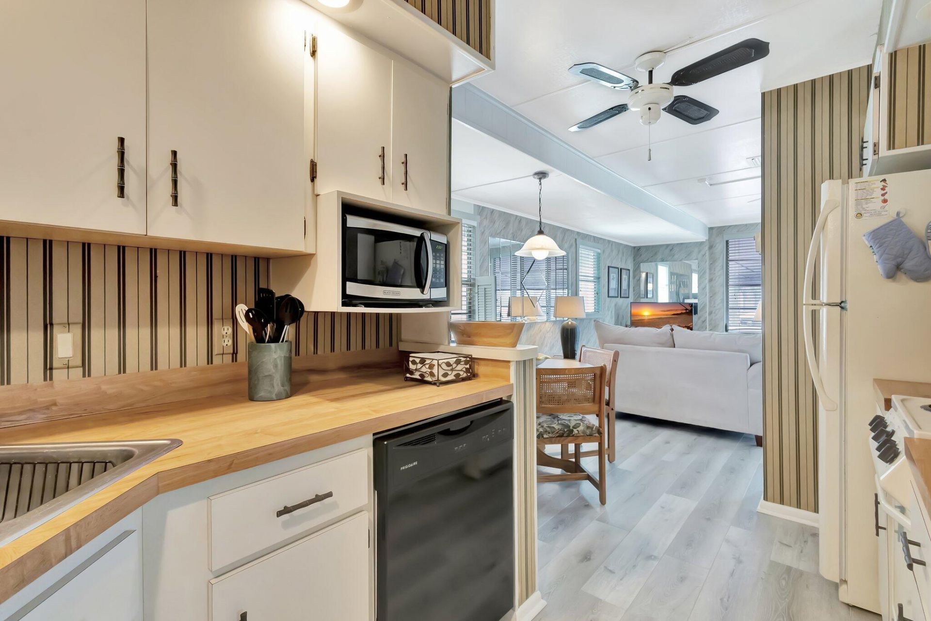 559 Nettles Boulevard, Hutchinson Island, FL 34949 Photo