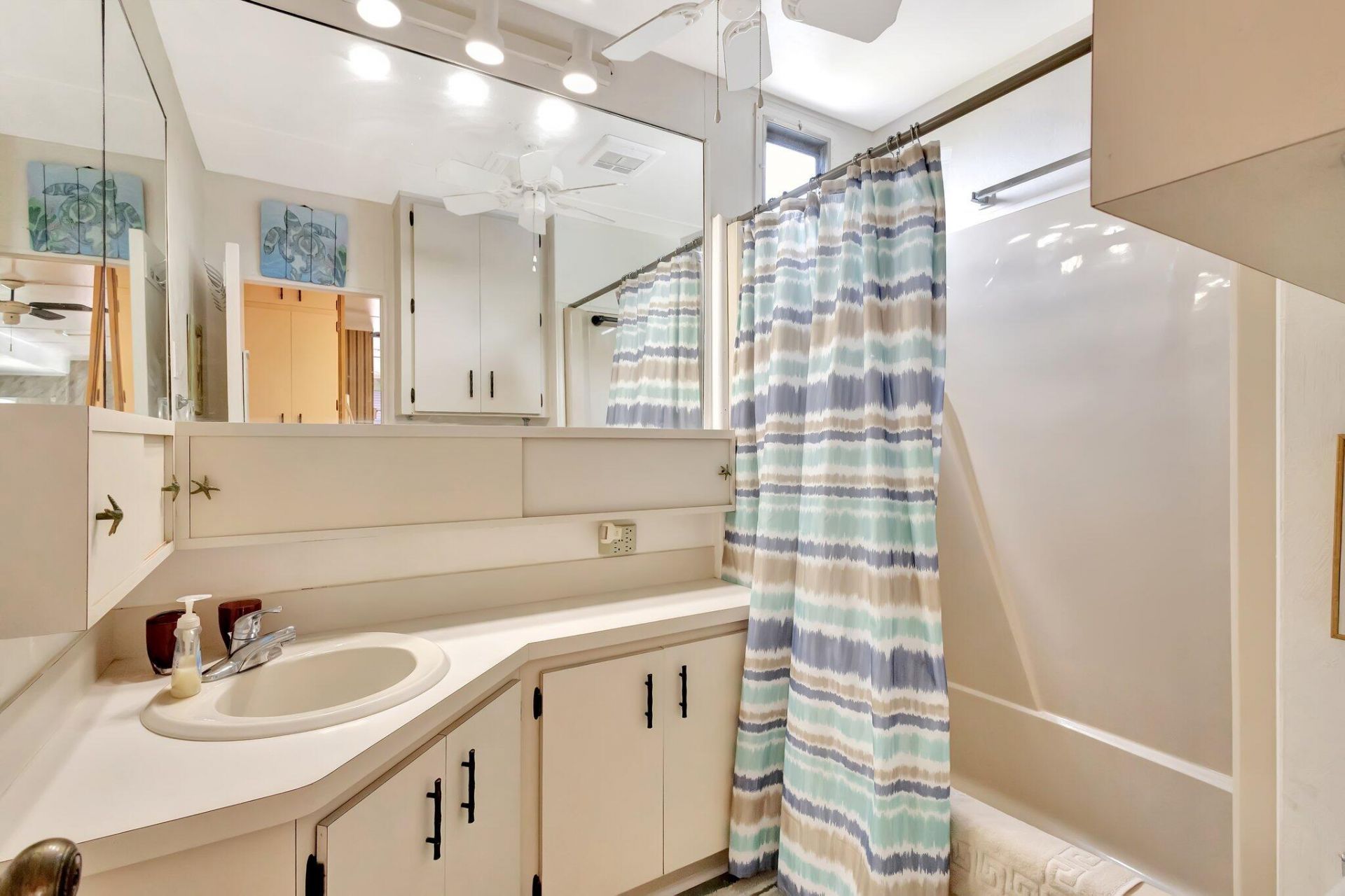 559 Nettles Boulevard, Hutchinson Island, FL 34949 Photo