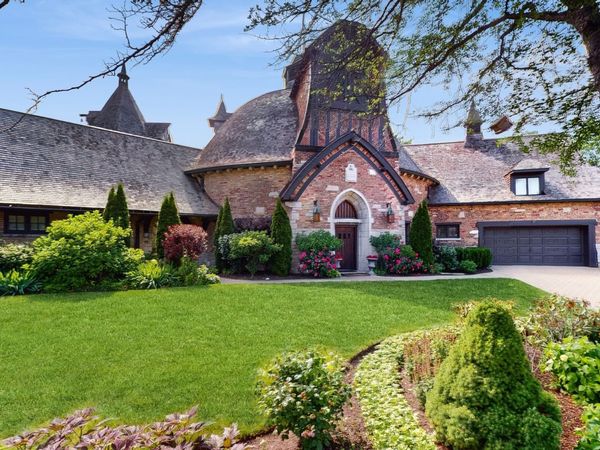 570 Hathaway Circle, Lake Forest, IL 60045